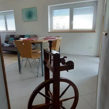 Pocitniska Hiska V Grapi